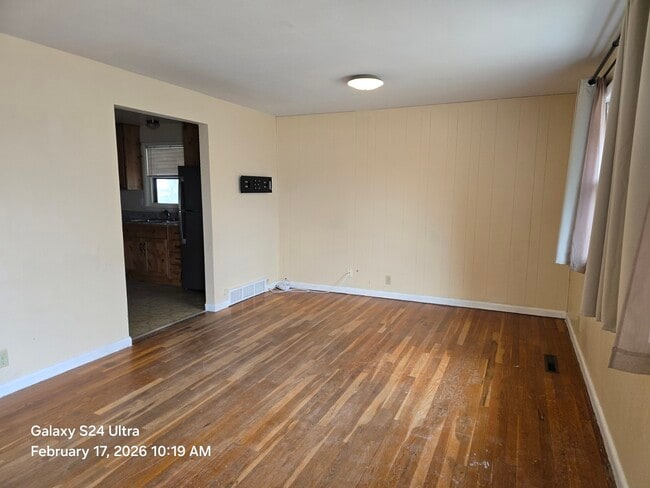 Photo - 521 Monroe St