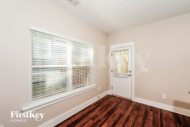 Photo - 2799 Village Ln