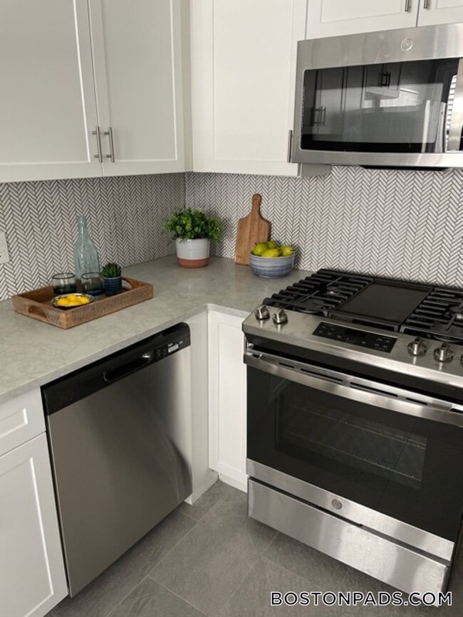 Photo - 233 Lafayette St Unidad 1