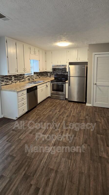 Photo - 2676 Parkside Way SW