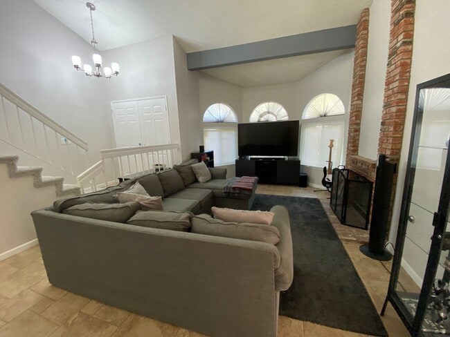 Photo - Gorgeous 5+3 On Cul-De-Sac