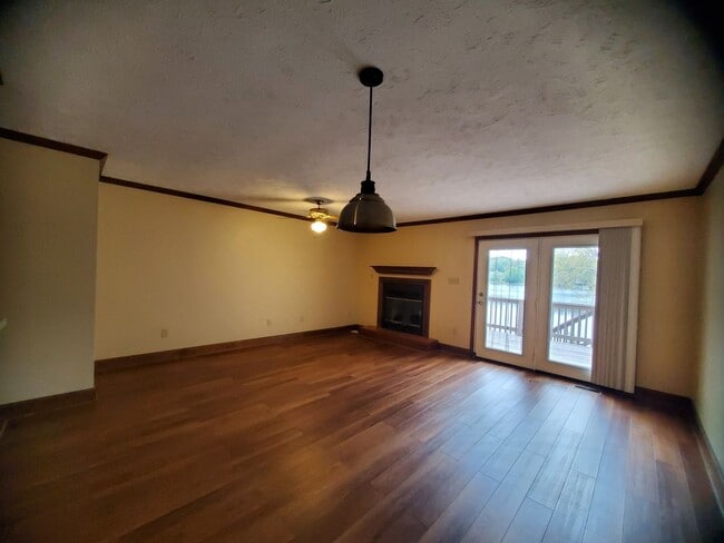 Photo - 450 Lands End Rd