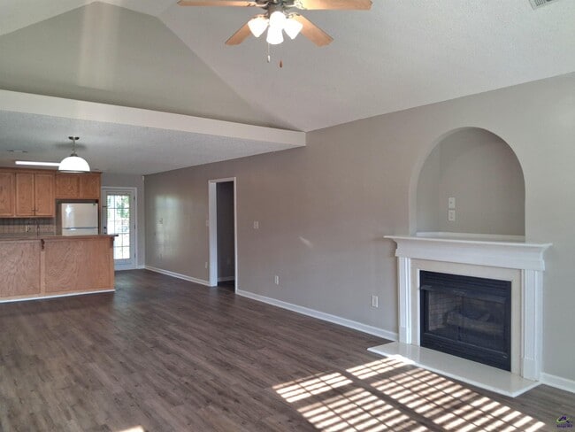 Photo - 105 Monticello Dr