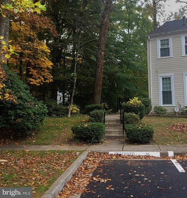 Photo - 9446 Cloverdale Ct Townhome