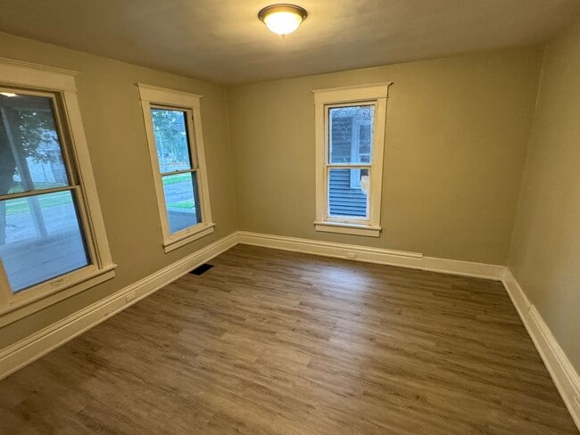 Photo - 315 W Nebraska Ave