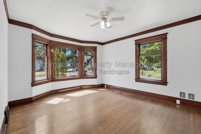 Photo - 1128 W Spofford Ave