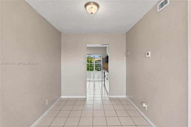 Photo - 7305 NW 5th Ct Unidad 204
