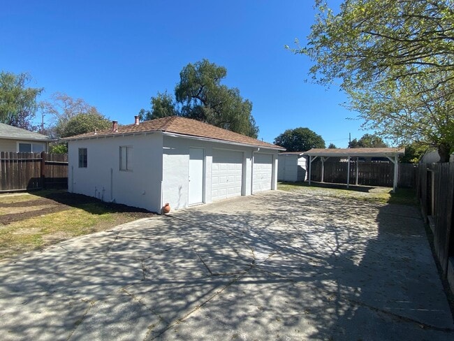 Photo - $2490 / 2 BR - GORGEOUS RECENTLY REMODELED CENTRAL LIVERMORE DUPLEX UNIT