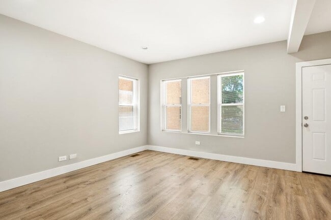 4 bedroom in Chicago IL 60659 - 4 bedroom in Chicago IL 60659 Condo Unit 1R