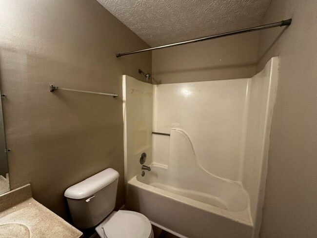 Photo - 119/121 Michele Pl Unit 121 Michele Pl