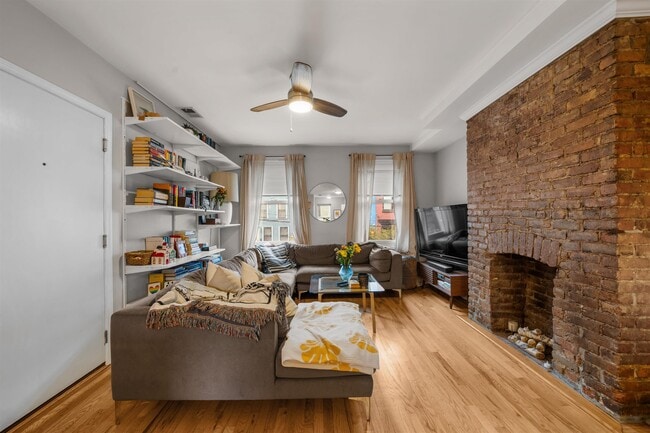 Building Photo - 118 Coles St Unit 3