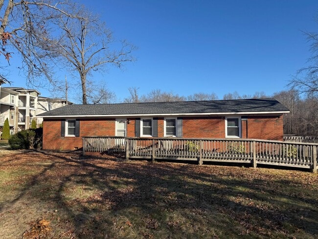 Building Photo - 3 Bedroom / 2 Bath – Accessible Home in Algood
