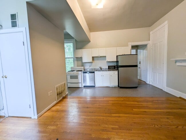 Photo - 32 Conklin St Unidad 2