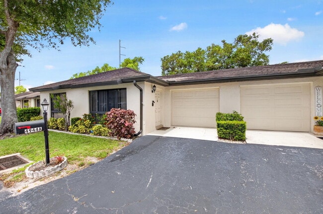 Building Photo - 4944 Equestrian Cir