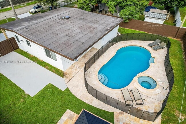 Building Photo - 11350 SW 51st St Rental