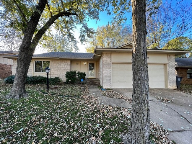 Building Photo - Charming 3-Bed, 2-Bath Home in South Tulsa