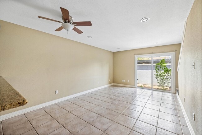 Building Photo - 525 11th St Unit 6 Rental