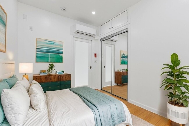 Photo - 318 E 62nd St Unit 5A