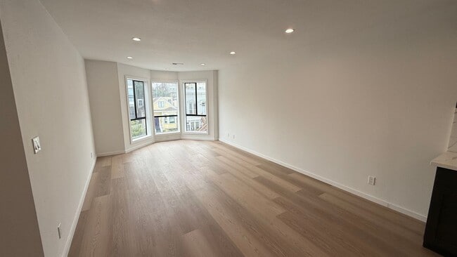 Photo - 1630 Oakdale, Ave. Unit Top Floor
