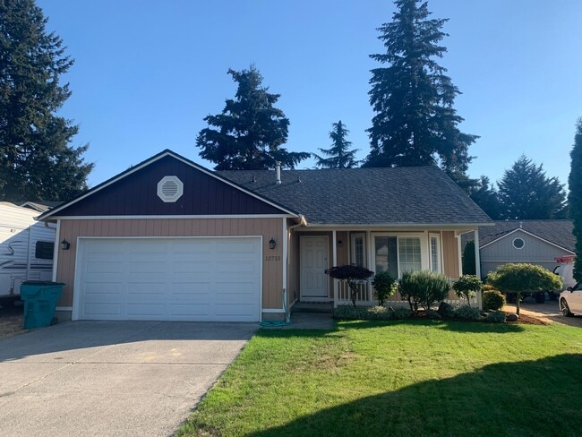 Photo - ***Newly Renovated Spacious and Bright 3 B...
