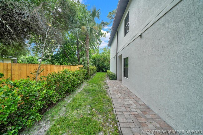 407 Bella Sol Way
