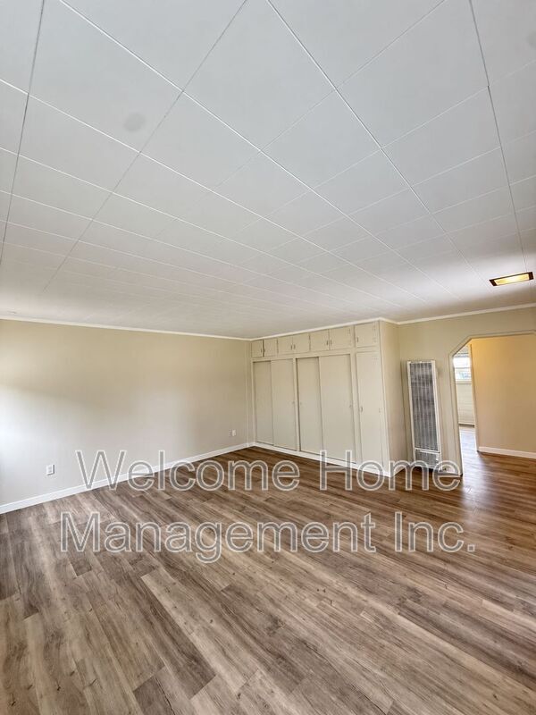 Photo - 477 Grove Way