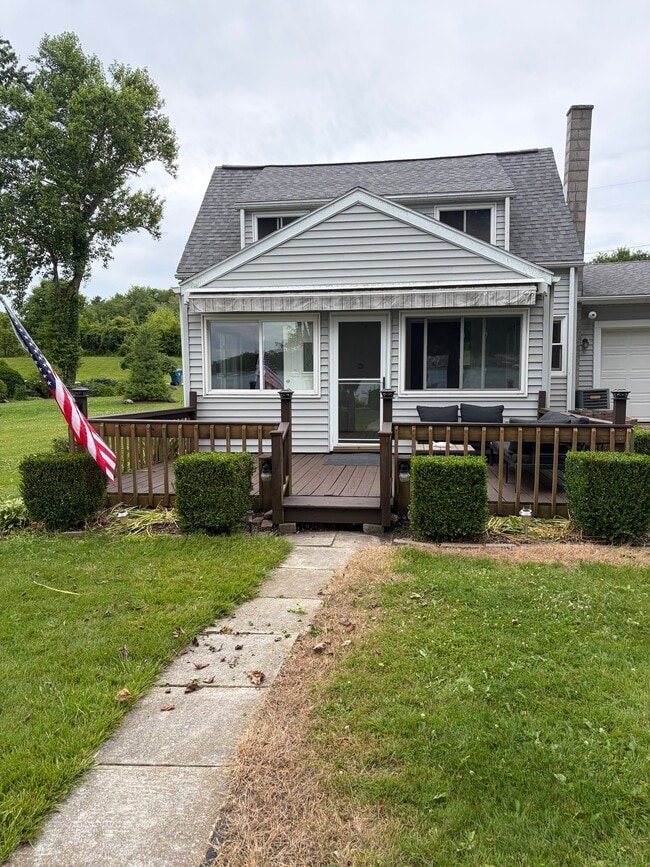 Photo - 6468 Lynn St
