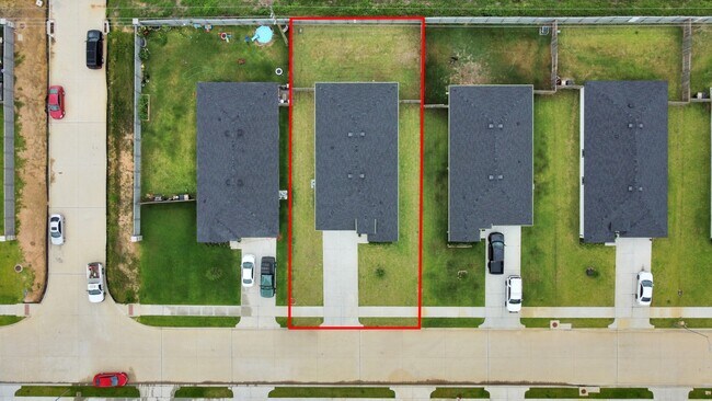 Photo - 2039 Woodlark Way