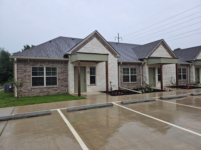 Photo - 6903 Lakeridge Dr