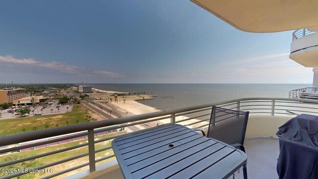 Photo - 2060 Beach Blvd Unidad 1407