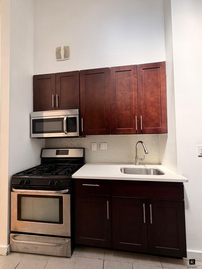 Photo - 211 Wyckoff Ave