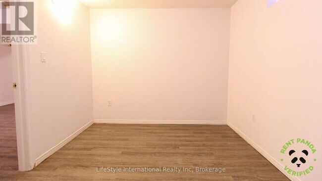 Photo - 404 Grange Rd