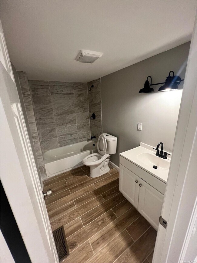 99 S Hamilton St Apartment For Rent in Poughkeepsie, NY