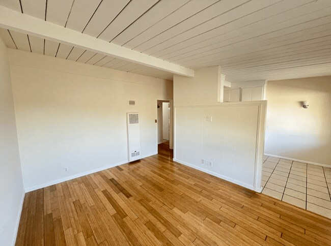 Photo - 11842 Venice Blvd