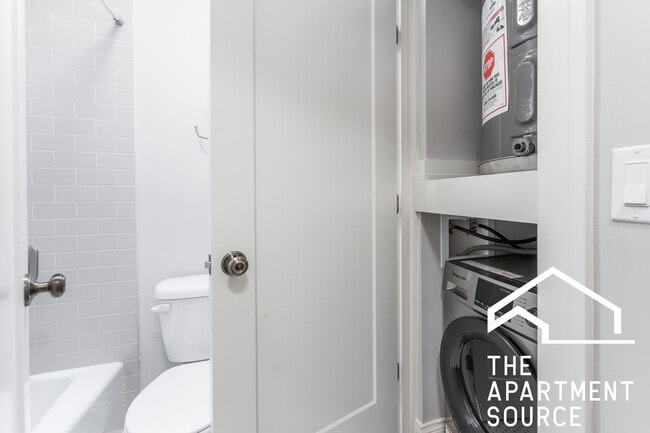 Photo - 639 W Wrightwood Ave Unit 107