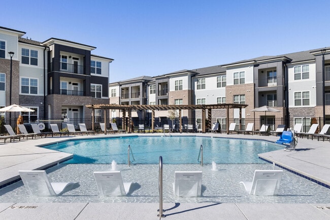 Building Photo - Ascend Morganton Park
