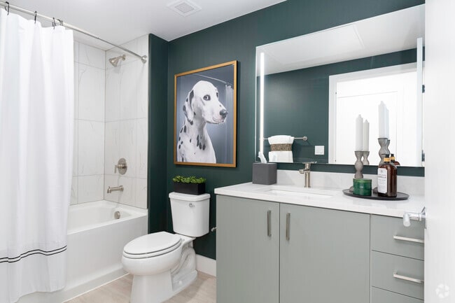 1BR, 1BA - 579SF Urban B1 Bathroom