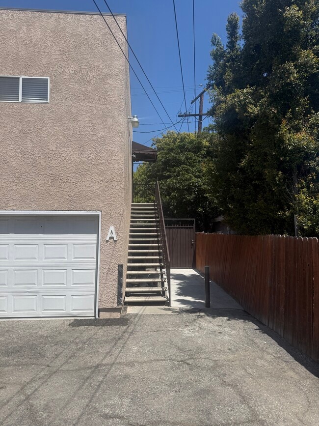 Building Photo - 3523 W 59th St