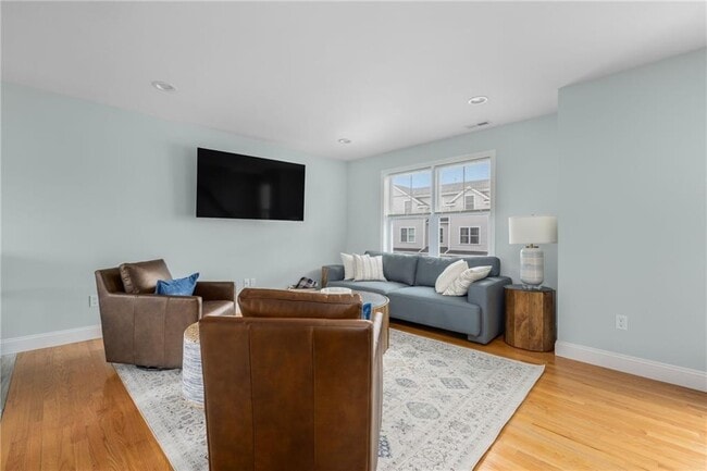 Photo - 12 Mariner Way