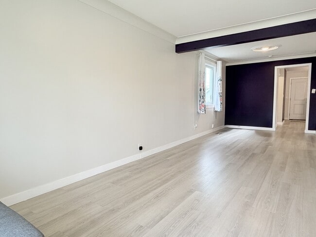 Photo - 1091 Marion Ave