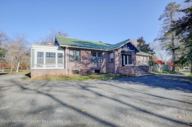 Photo - 589 Westwood Ave