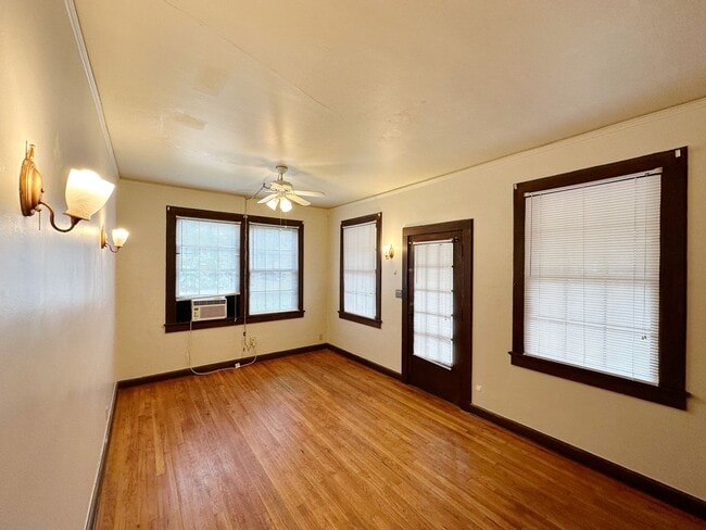 Photo - Beautiful 1 Bedroom Home Near Sorority Row!!!