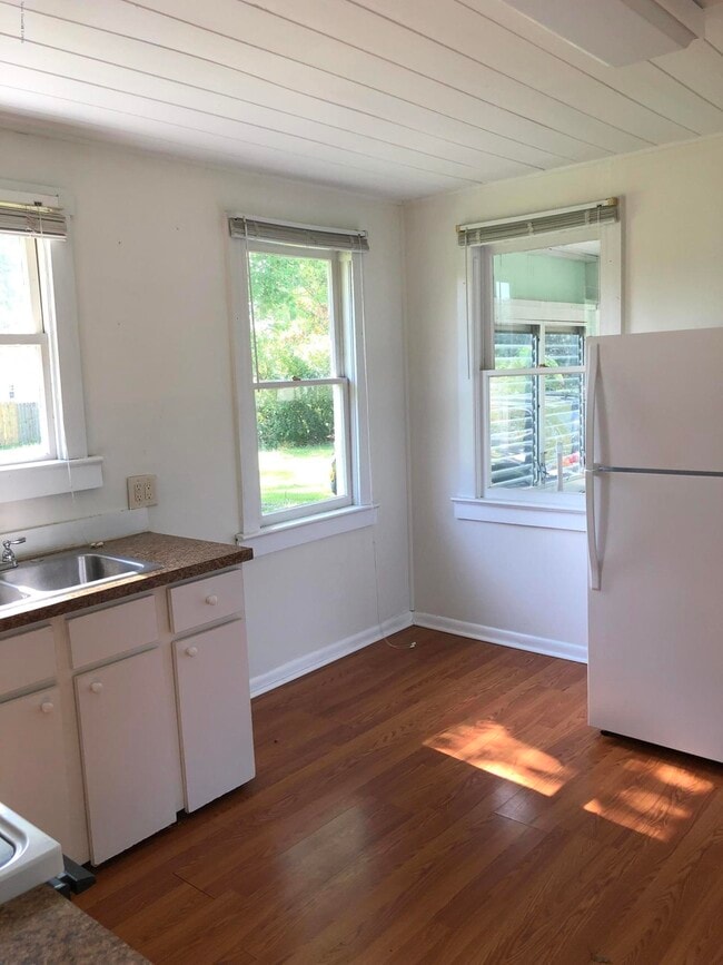 Photo - 2505 Dairy Rd