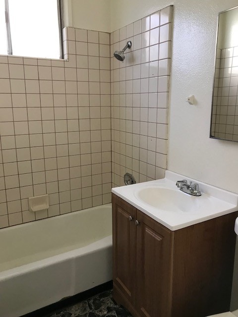 Baño - 11242 S Budlong Ave Unidad 1