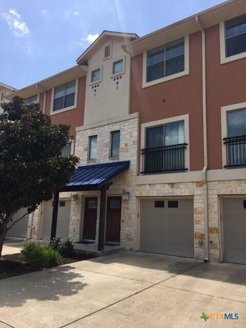 13420 Lyndhurst St Unidad 103