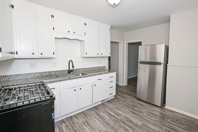 319 Olive St Unit 2S