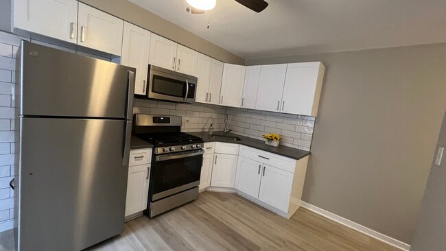 Kitchen - 4835 Hull St Unit 2W