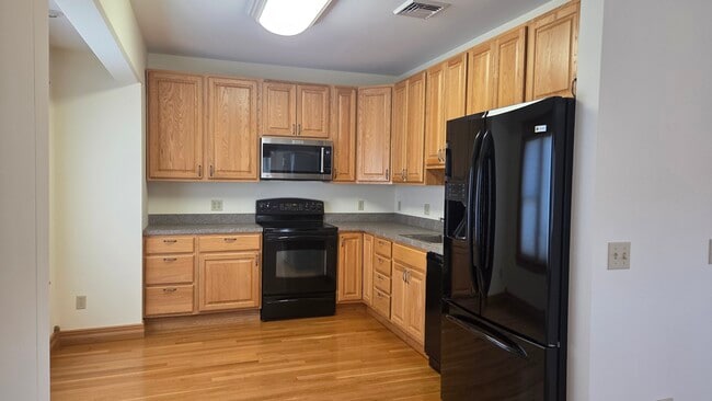 Photo - 559 Minor St