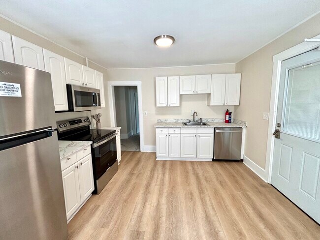 Kitchen - 130 Woodlawn Ave Unit Floor 1