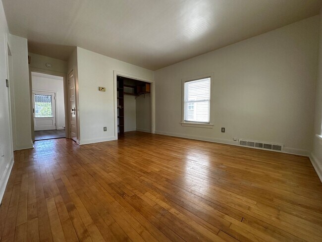 Photo - 337 N Maple Ave Unidad 2